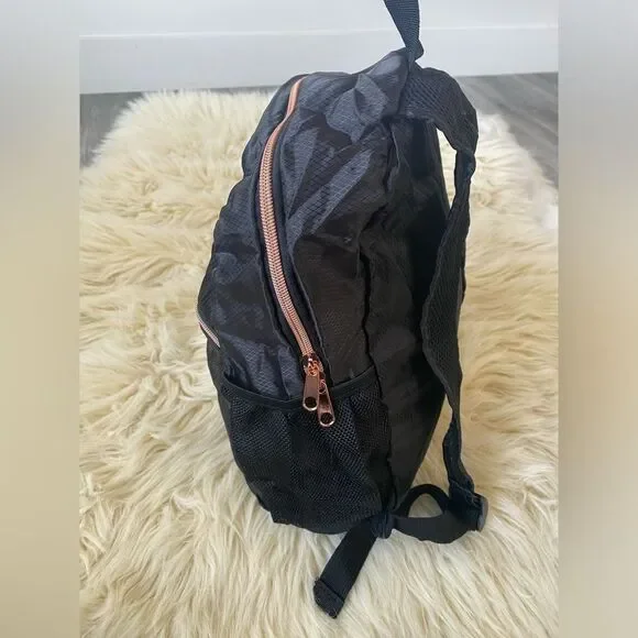 Ellie Packable Backpack Black/Pink Gold Supper Lightweight Travel Vacation NWT - Picture 3 of 10